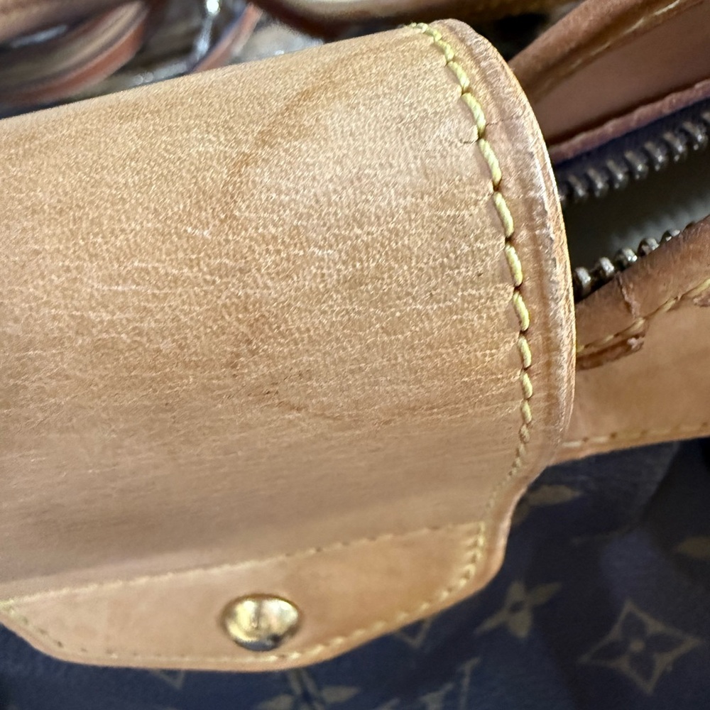 ❌SOLD❌Louis Vuitton Monogram Boétie GM Vintage Satchel • 2009 • Clean Interior - Picture 8 of 17